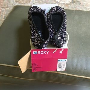 Size 6 Roxy Chelsea shoes for women